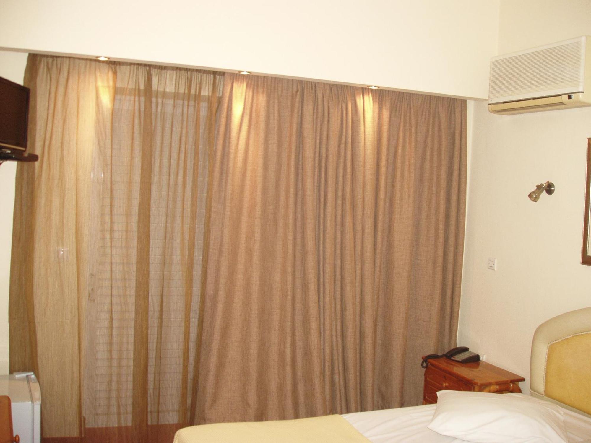 Hotel Drosia Messíni エクステリア 写真