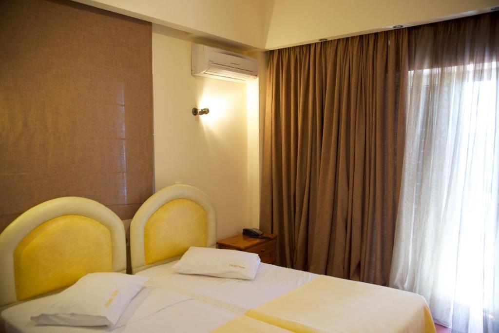 Hotel Drosia Messíni エクステリア 写真