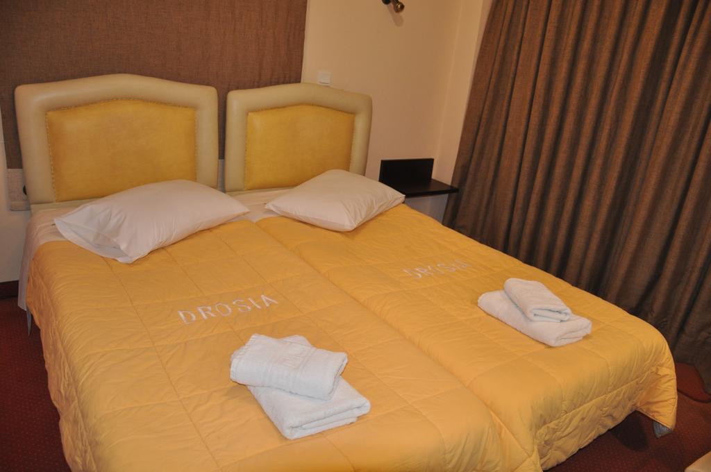 Hotel Drosia Messíni エクステリア 写真