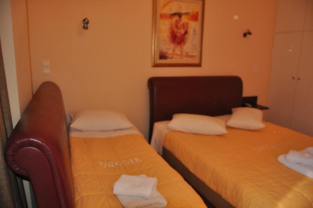 Hotel Drosia Messíni エクステリア 写真