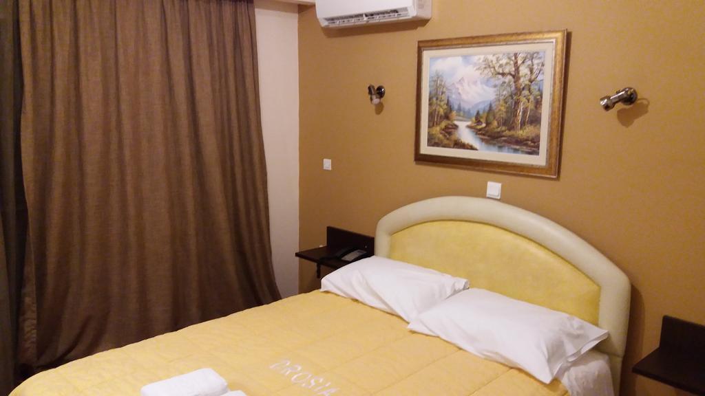 Hotel Drosia Messíni エクステリア 写真